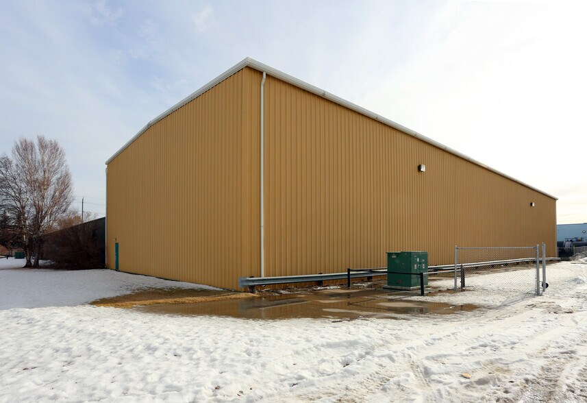More Photos Of 12118 142 St NW, Edmonton Manufacturing For Lease