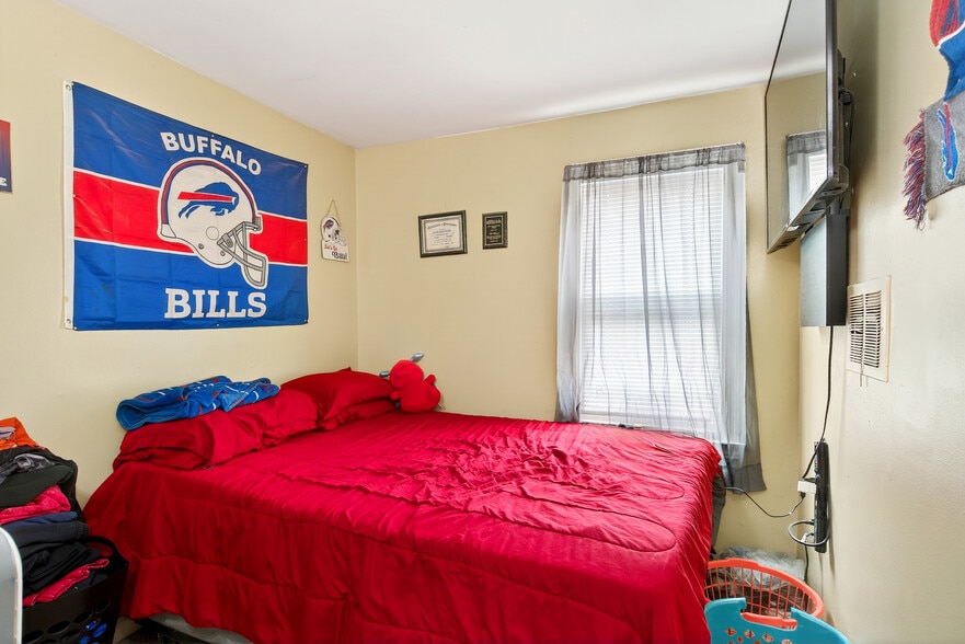 More Photos Of 5476-5478 Broadway St, Lancaster Storefront Retail Residential For Sale