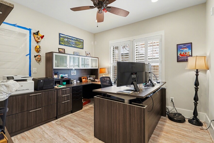 More Photos Of 117 E Maple St, Decatur Loft Creative Space For Sale