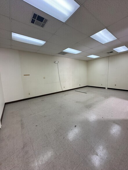 More Photos Of 7746 Lorraine Ave, Stockton Service For Sale