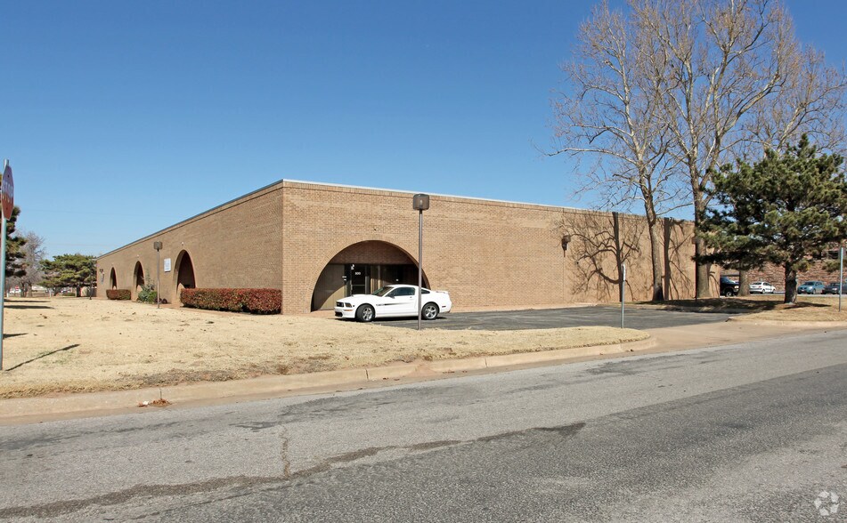 More Photos Of 1000 Cornell Pky, Oklahoma City Light Manufacturing For Lease