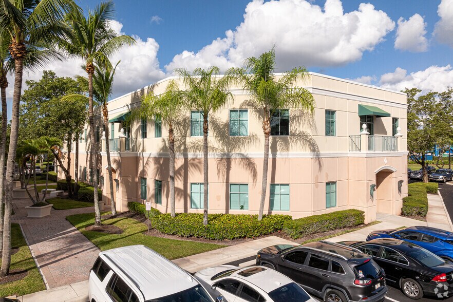 More Photos Of 12012 South Shore Blvd, Wellington Medical For Lease