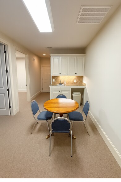 More Photos Of 579 Lakeland East Dr, Flowood Office For Lease