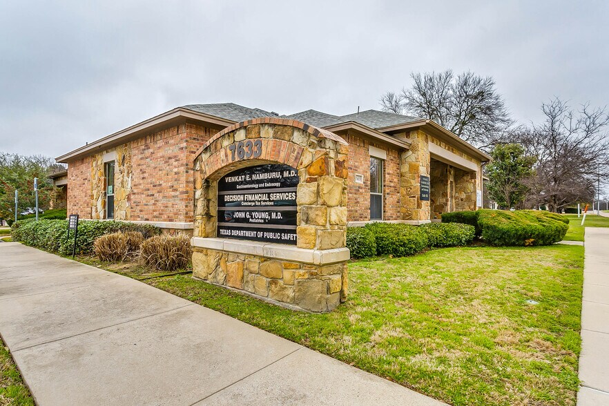 More Photos Of 7633 Bellaire Dr S, Fort Worth Medical For Sale