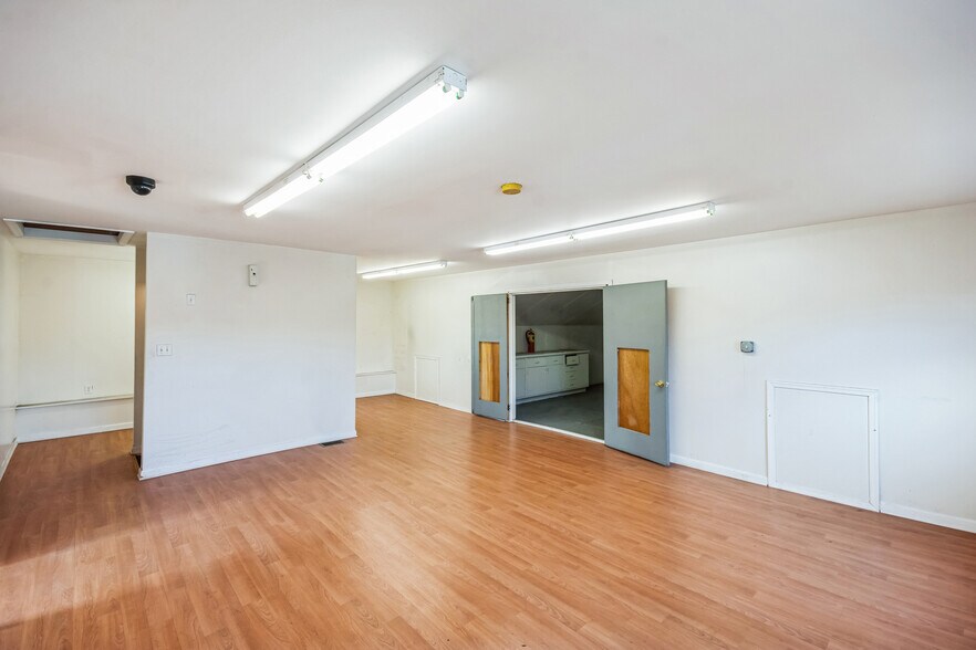 More Photos Of 6 Spring St, Jamesburg Warehouse For Sale