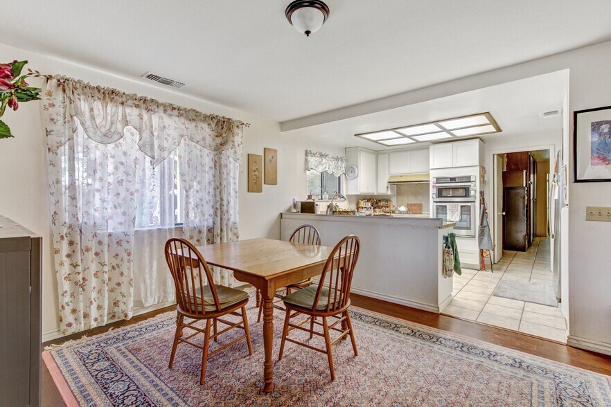 More Photos Of 4833 College Oak Dr, Sacramento Multifamily For Sale