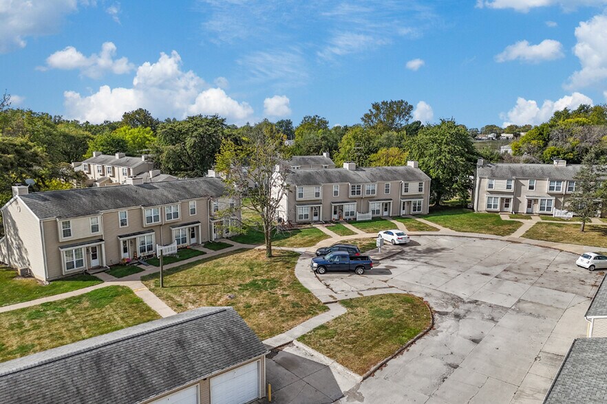 More Photos Of 2645 Newbury Cir, Burlington Apartments For Sale