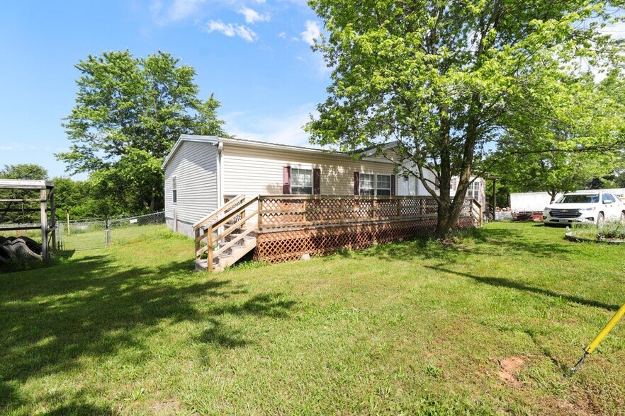 More Photos Of 1219 Private Road 1060, West Plains Recycling Center For Sale