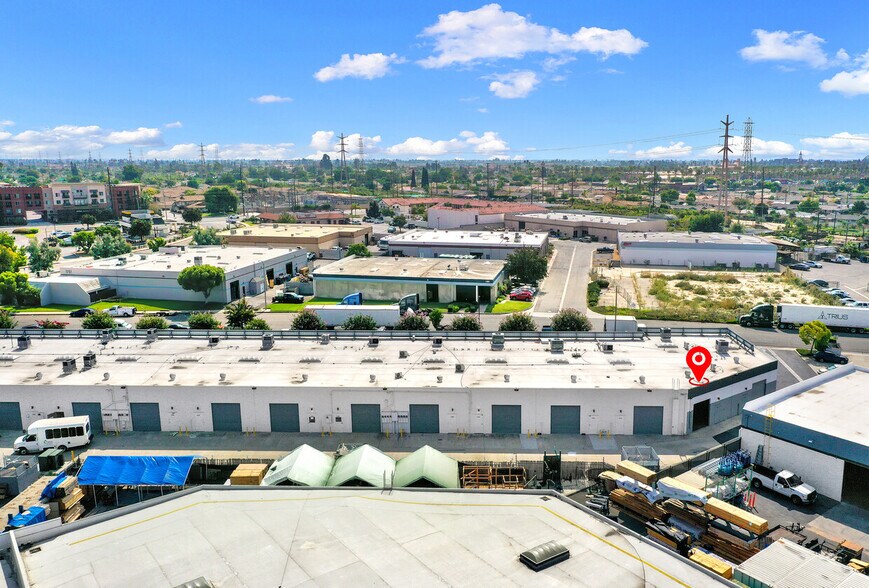 More Photos Of 2621 W Woodland Dr, Anaheim Manufacturing For Sale