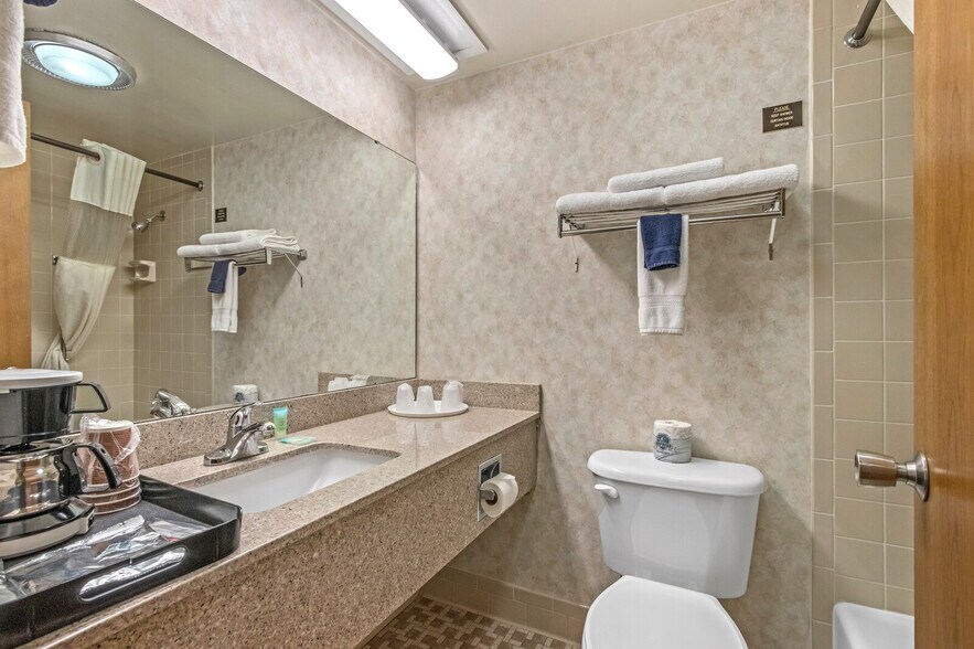 More Photos Of 110 Huntsville Rd, Eureka Springs Hotel For Sale