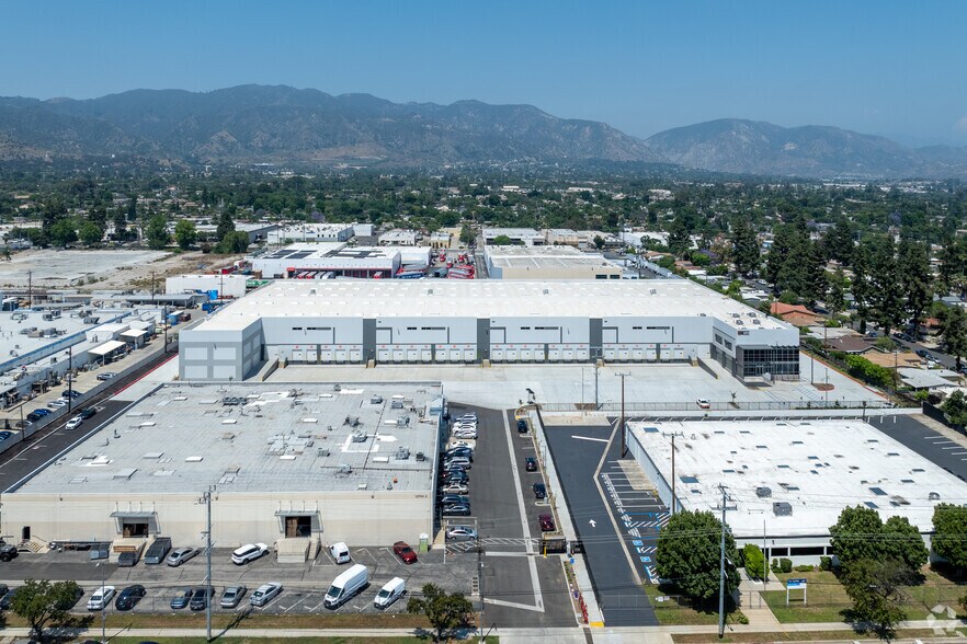 More Photos Of 12772 San Fernando Rd, Sylmar Warehouse For Lease