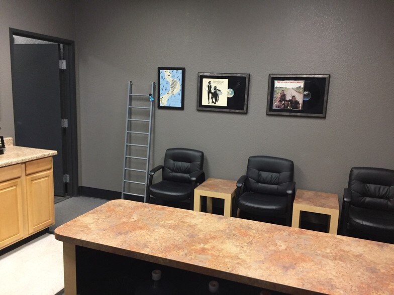 More Photos Of 4416 Yankee Hill Rd, Rocklin Warehouse For Lease