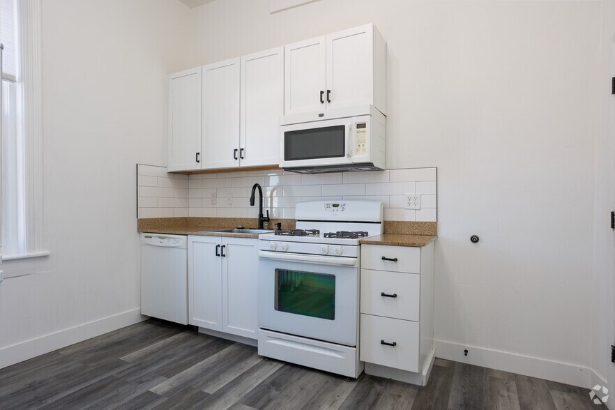 More Photos Of 2031-2033 Curtis St, Denver Apartments For Lease