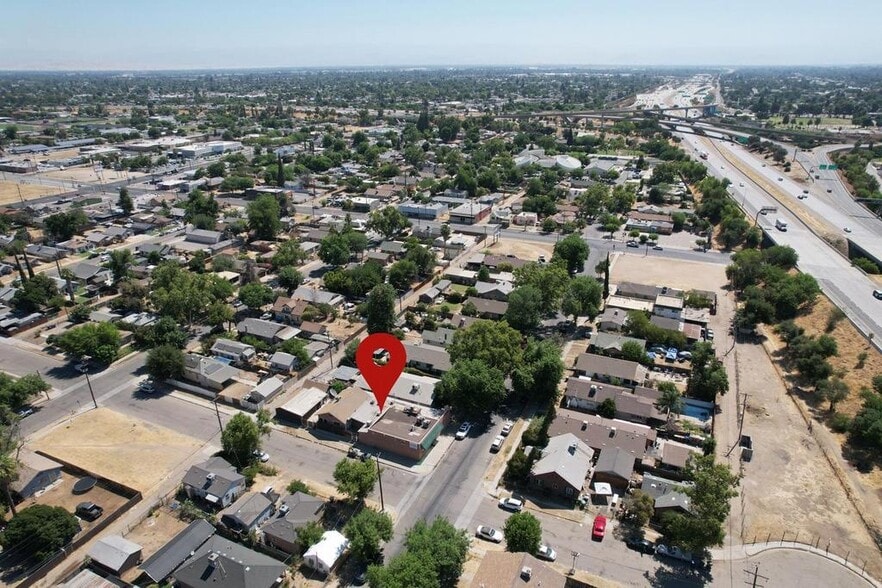 More Photos Of 2301 E Lewis Ave, Fresno Convenience Store For Sale