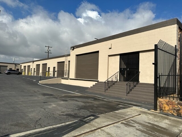 Primary Photo Of 11015 Glenoaks Blvd, Pacoima Warehouse For Lease