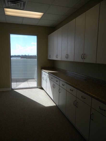 More Photos Of 8115 Market St, Wilmington Office For Sale