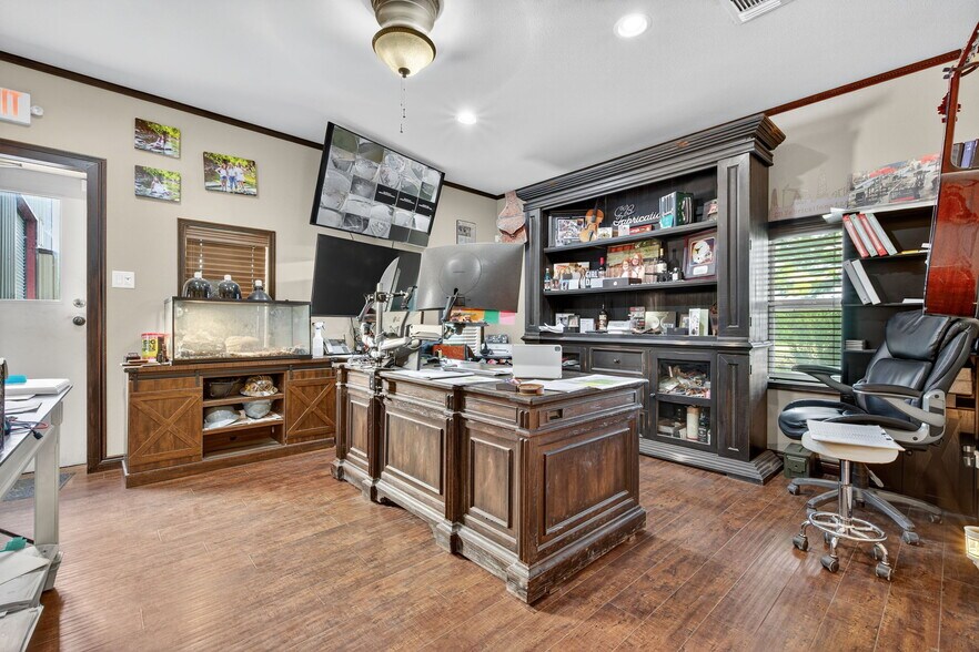 More Photos Of 3008 Ranger Hwy, Weatherford Manufacturing For Sale
