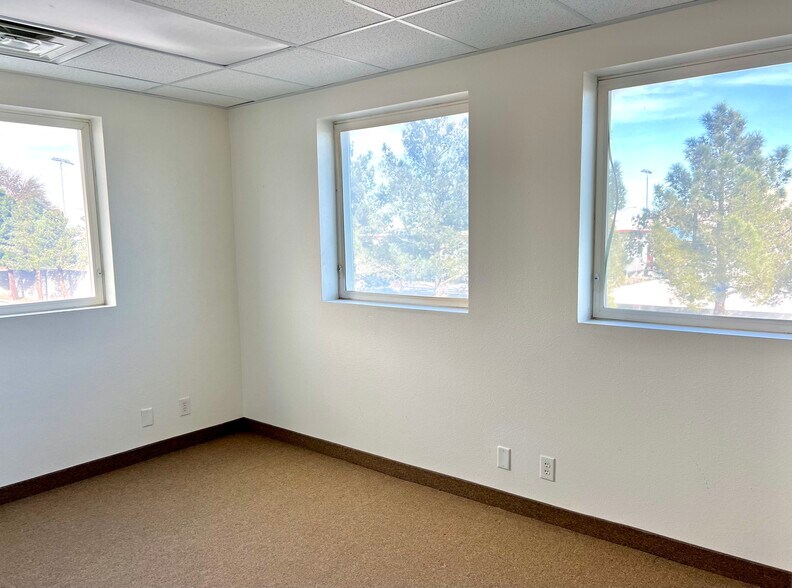 More Photos Of 4888 Cecile Ave, Las Vegas Warehouse For Lease