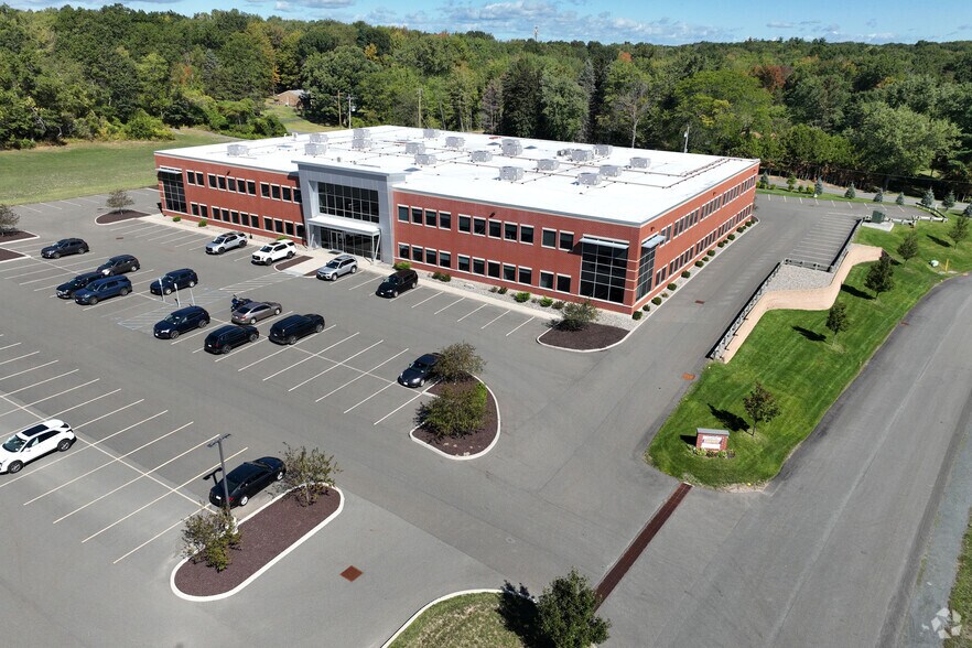 More Photos Of 33 Tech Valley Dr, East Greenbush Flex For Lease