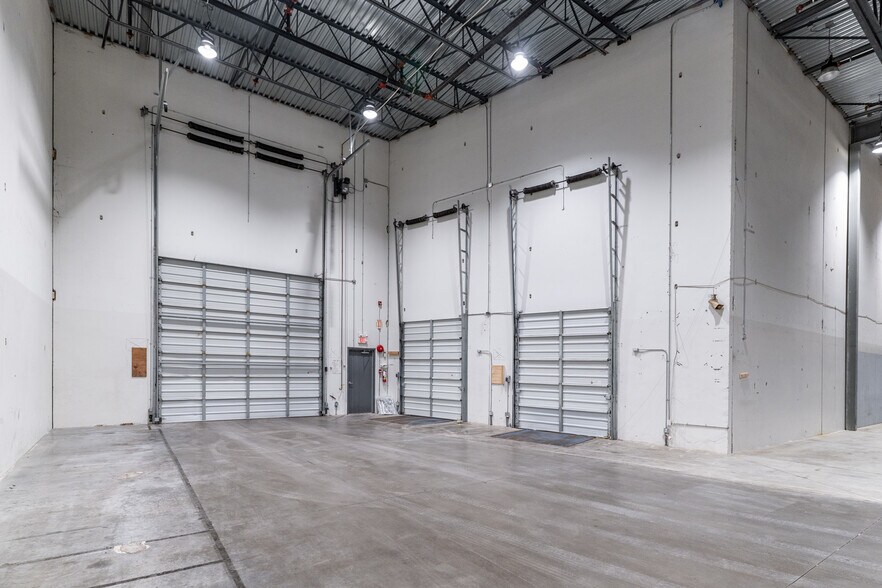 More Photos Of 5536 275 St, Langley Twp Warehouse For Lease