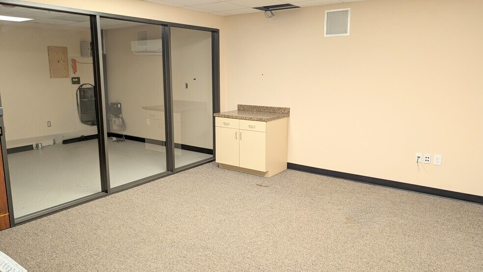 More Photos Of 27316 Spectrum Way, The Woodlands Office For Lease