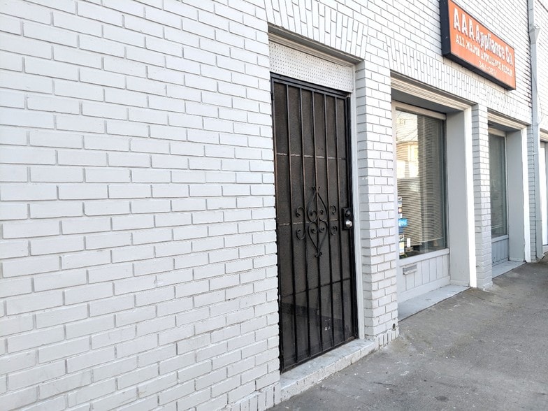 More Photos Of 2200 S El Camino Real, San Mateo Storefront For Lease