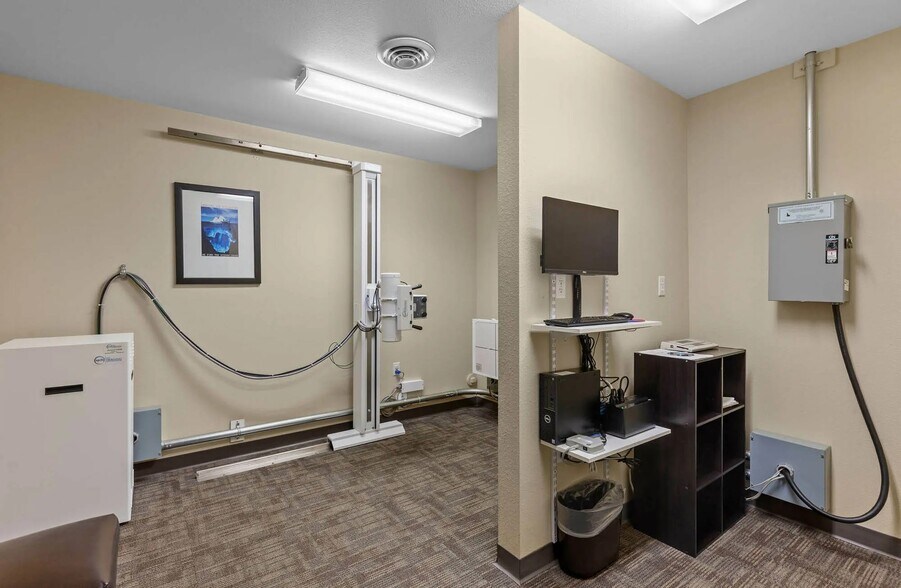More Photos Of 210-214 W Sunset Ave, Coeur d'Alene Freestanding For Lease