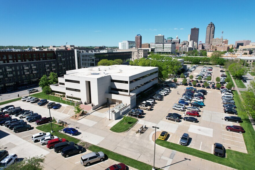 More Photos Of 200 E Grand Ave, Des Moines Office For Lease