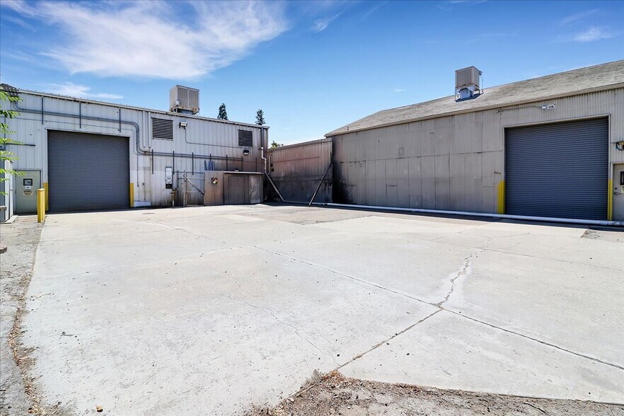 More Photos Of 1520 E Miner Ave, Stockton Manufacturing For Sale