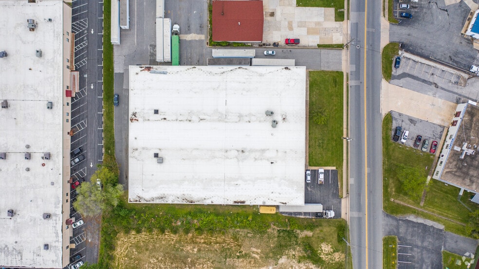More Photos Of 221 Cockeysville Rd, Cockeysville Warehouse For Lease
