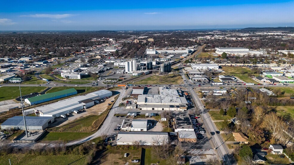 More Photos Of 2101 S ARKOLA Dr, Springdale Warehouse For Sale