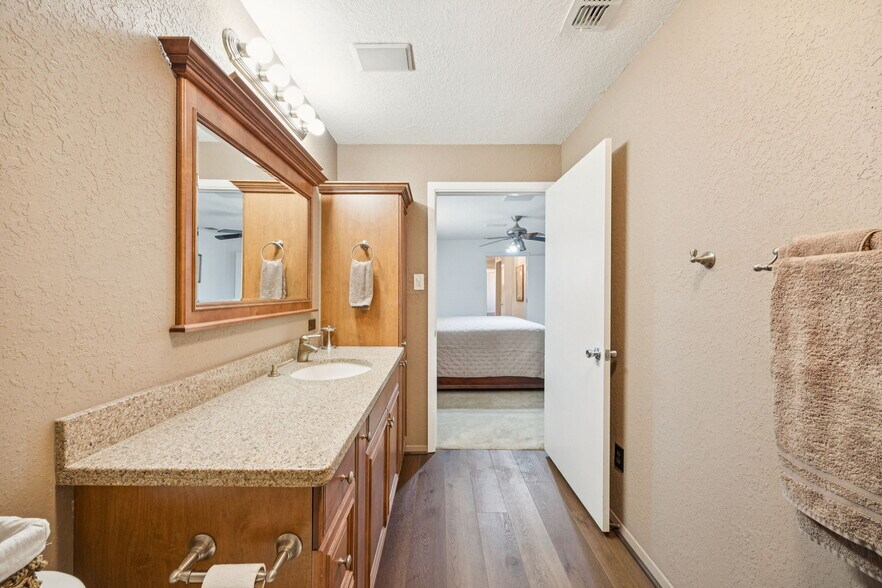 More Photos Of 930 Aviator Dr, Fort Worth Specialty For Sale