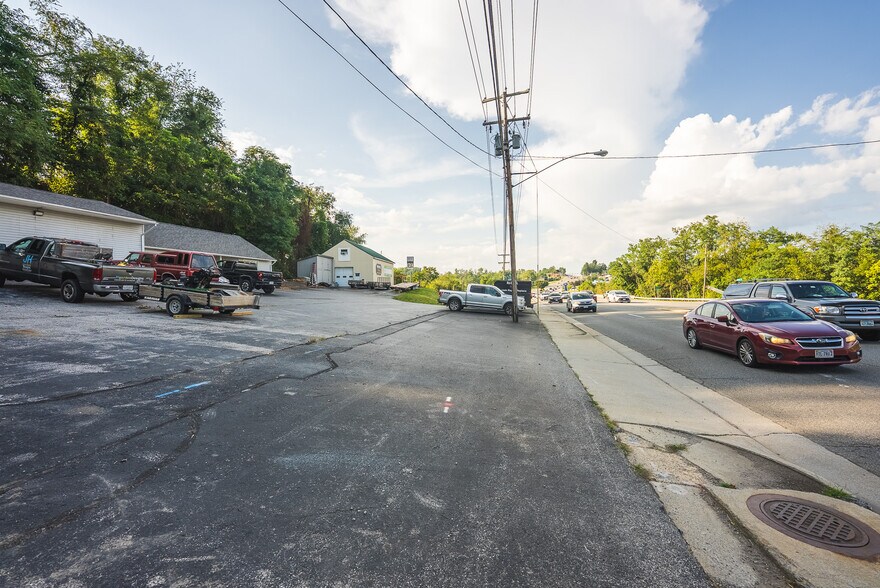 More Photos Of 690 N Franklin St, Christiansburg Office For Sale