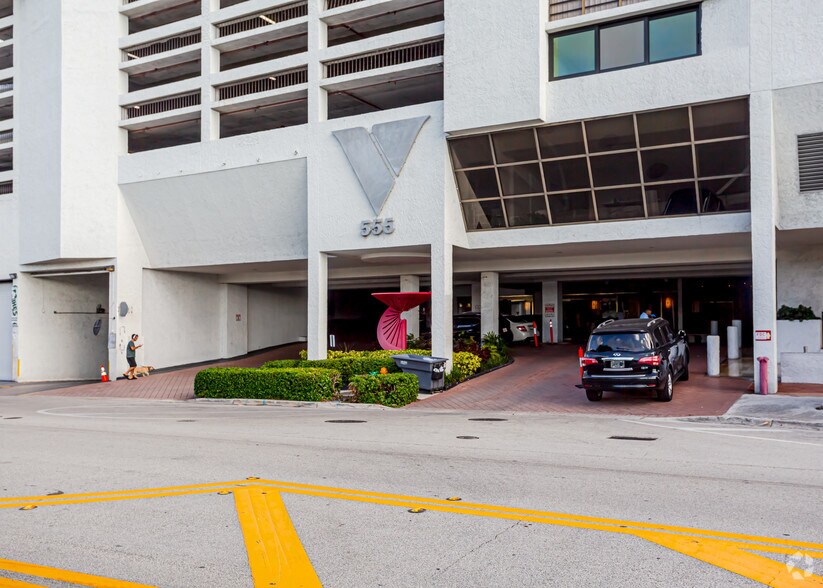 555 NE 15th St, Miami, FL 33132 MultiFamily For Lease