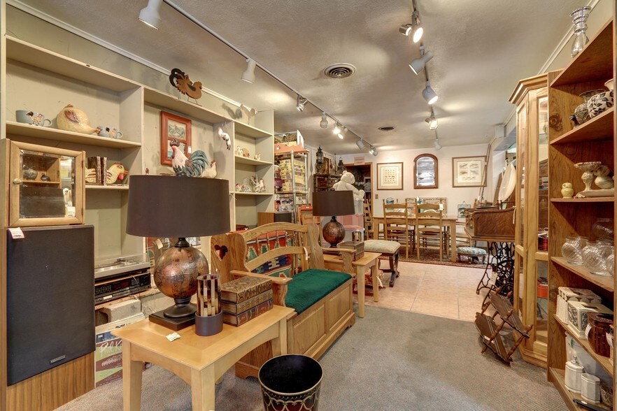 More Photos Of 807 Wilcox St, Castle Rock Storefront For Sale