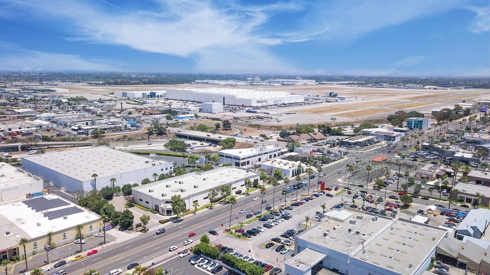 More Photos Of 1827 E Spring St, Long Beach Showroom For Sale