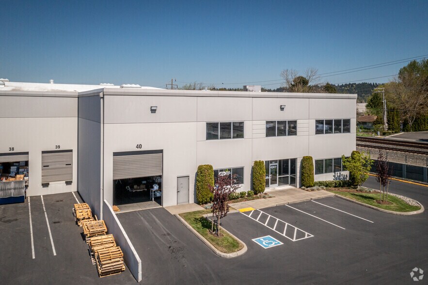 More Photos Of 4810 D St NW, Auburn Distribution For Lease