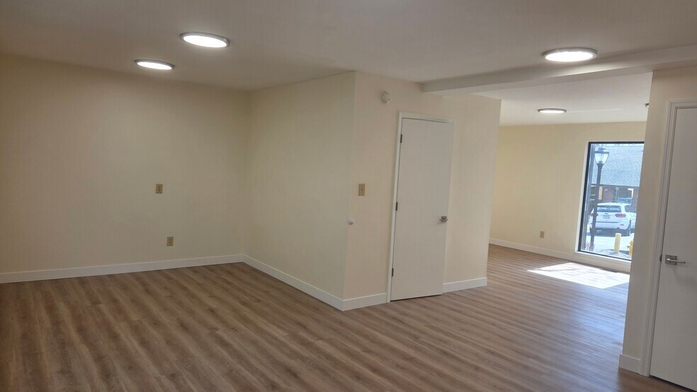 More Photos Of 167 Clarkson Executive Park, Ellisville Office For Lease