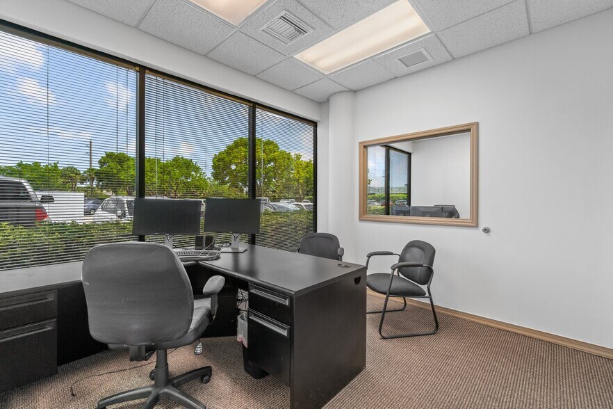 More Photos Of 3333 W Commercial Blvd, Fort Lauderdale Medical For Sale