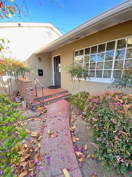 More Photos Of 2954 State St, Santa Barbara Medical For Sale