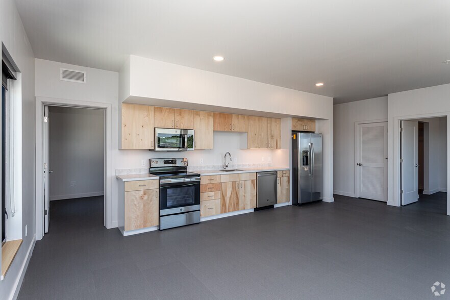 More Photos Of 202 E Emma Ave, Springdale Apartments For Lease