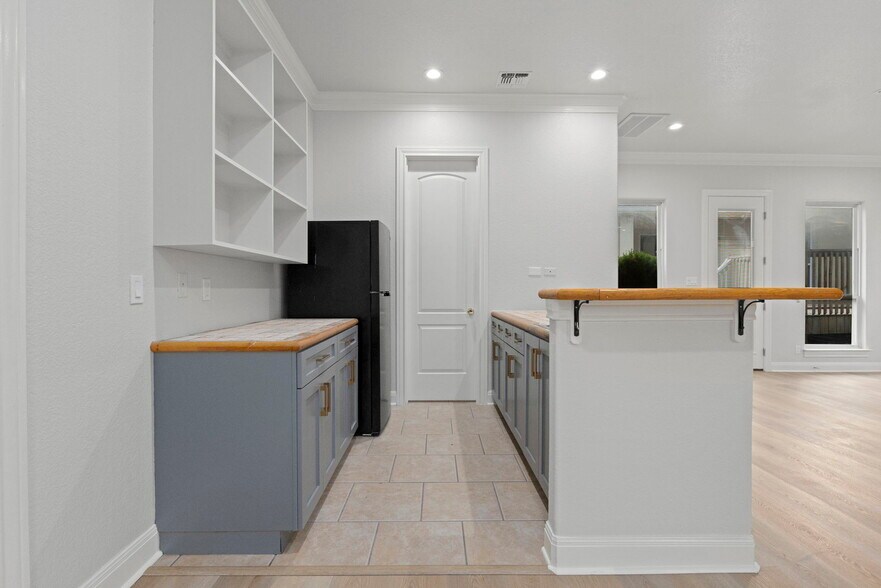 More Photos Of 26807 W IH-10, Fair Oaks Land For Sale
