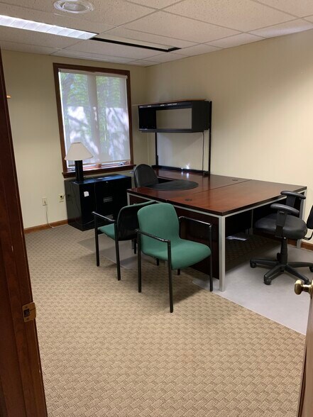 More Photos Of 88 Hopmeadow St, Weatogue Medical For Lease