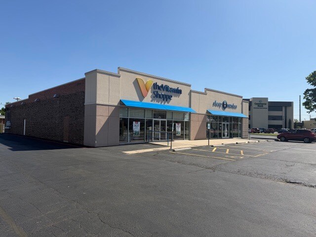 Primary Photo Of 1315 E Battlefield St, Springfield Freestanding For Lease