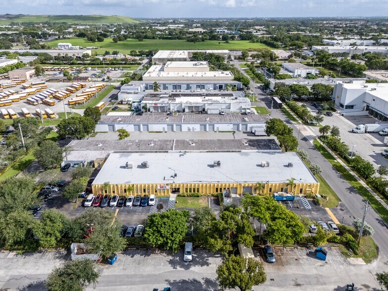 More Photos Of 2501 NW 17th Ln, Pompano Beach Warehouse For Lease