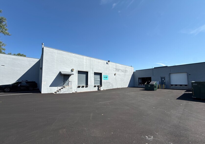 More Photos Of 240 State Rt 17 S, Lodi Showroom For Sale