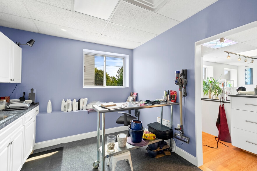 More Photos Of 984 Charles St, North Providence Office For Sale
