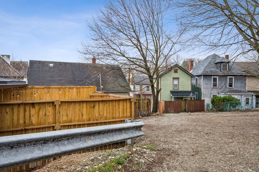 More Photos Of 534 S Main St, Greensburg Bar For Sale