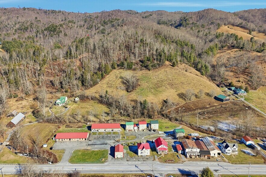 More Photos Of 8703 Highway 19 E, Roan Mountain Apartments For Sale