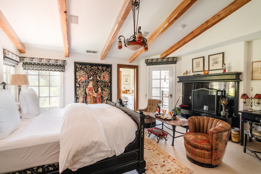 More Photos Of 48644 Victoria Ln, Oakhurst Hospitality For Sale